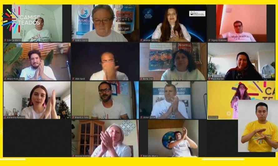 Premian a 14 chilenos que lideran 
proyectos de impacto positivo en su comunidad