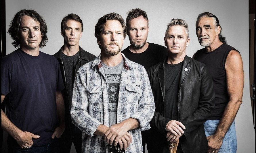 Pearl Jam se suma al llamado de ONG’s chilenas para prohibir la salmonicultura en áreas protegidas